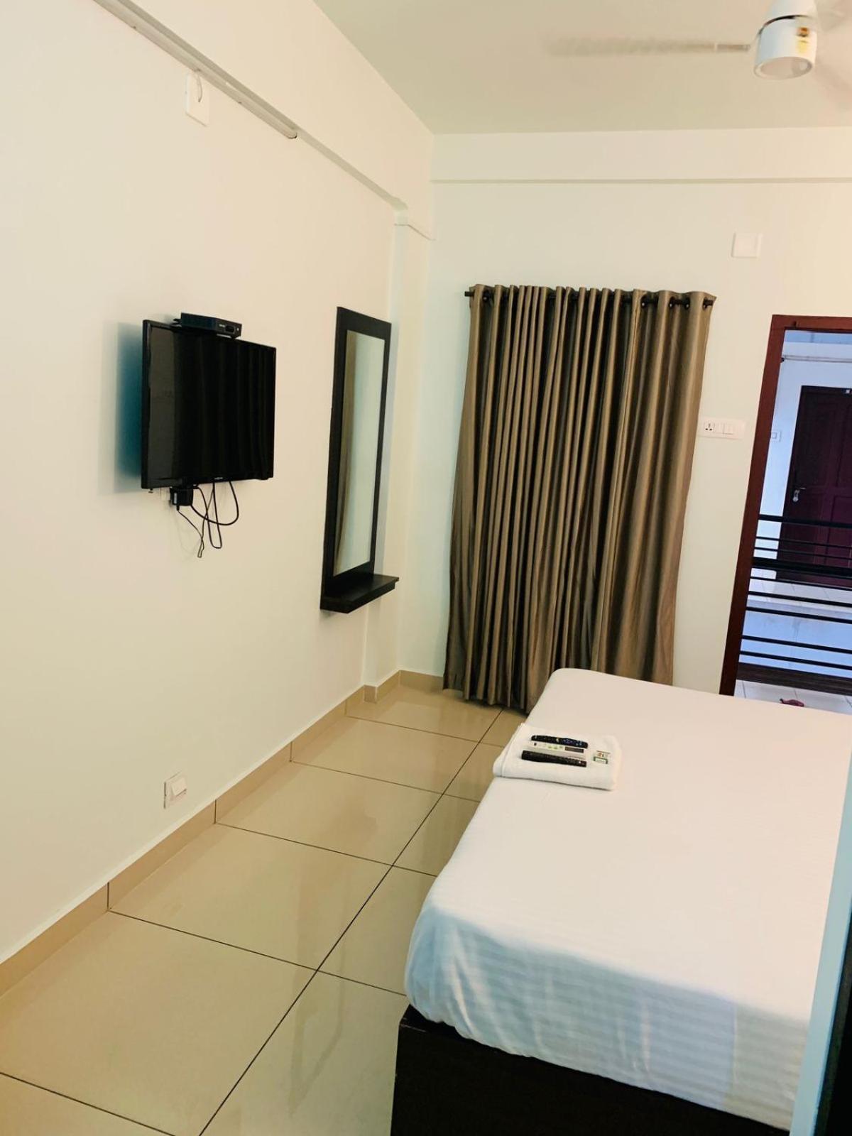 Apsara Residency Ξενοδοχείο Perintalmanna Εξωτερικό φωτογραφία