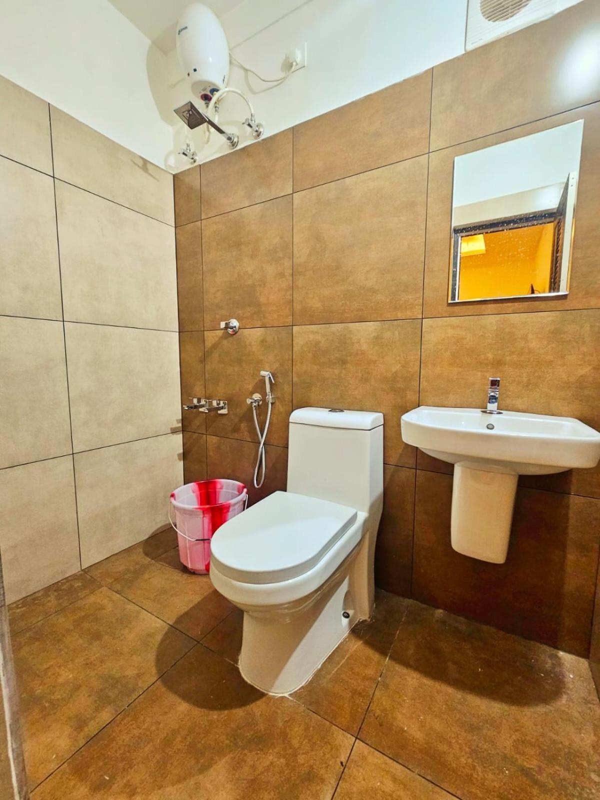 Apsara Residency Ξενοδοχείο Perintalmanna Εξωτερικό φωτογραφία