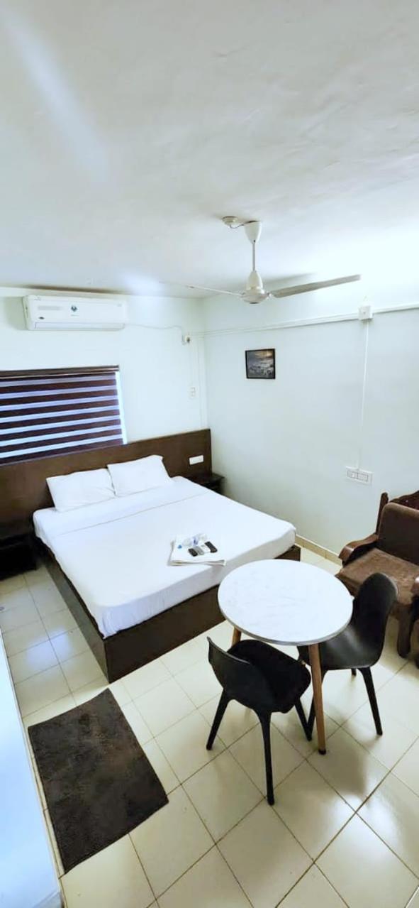 Apsara Residency Ξενοδοχείο Perintalmanna Εξωτερικό φωτογραφία